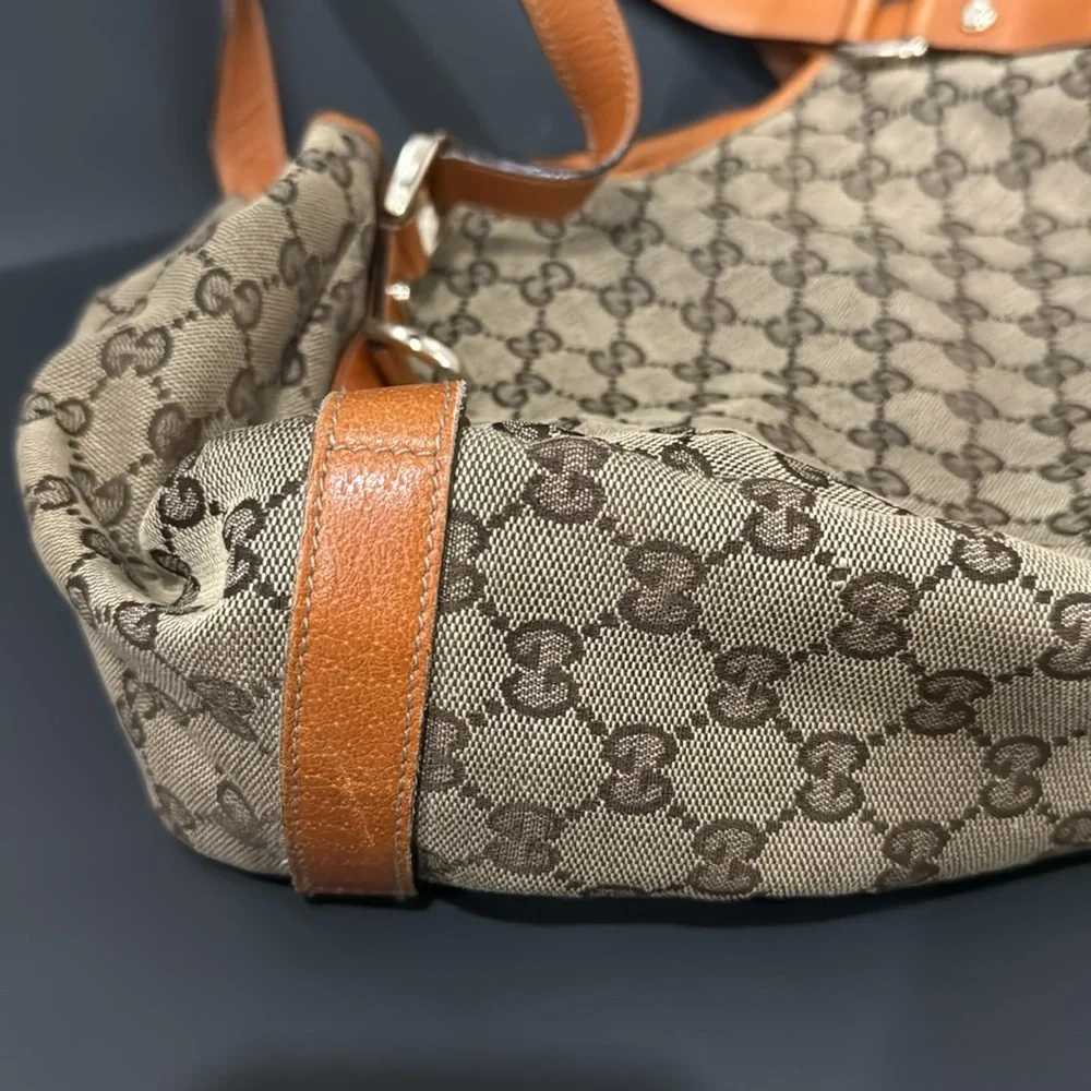 Gucci Tan and Brown Monogram Shoulder Bag - Picture 6 of 7